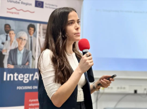 Irene Castillo als Speakerin auf der IntegrAGE opening conference