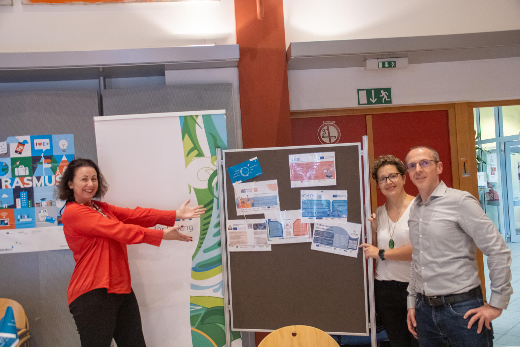 Monika Kovacs, Ivana Ostoljic und Andreas Polsterer präsentieren die Erasmus Days