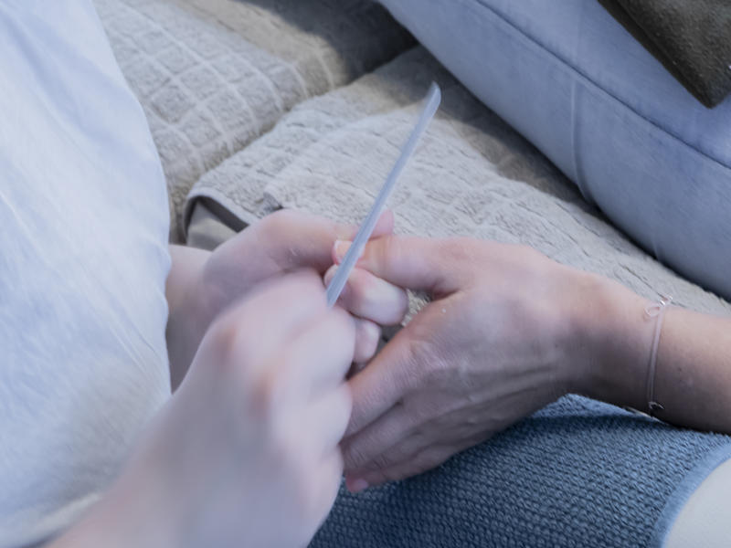 FIA-Nagelpflege-an-Hand