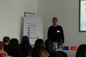 Vortrag beim Tag der offenen Türe vor Interessierten