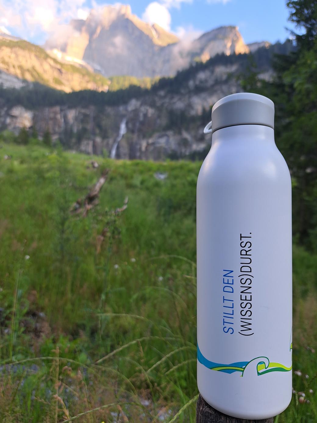 ipcenter Trinkflasche in der Natur