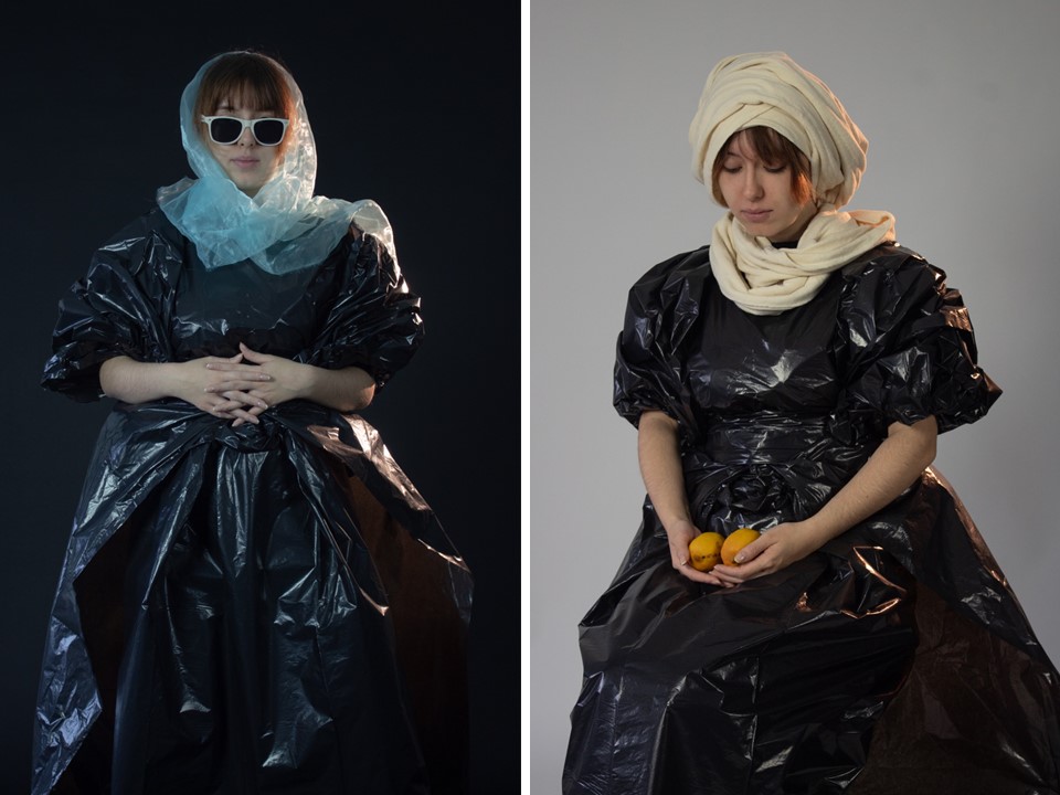 Zwei Kunstwerke der Medienlehrlinge nebeneinander gestellt, beide Personen sind in Müllsäcke gekleidet, Portraits
