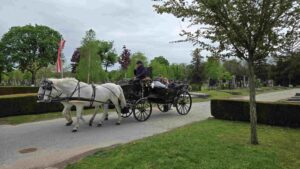 Kutsche beim Friedhof