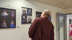 Gast bei der Ausstellungseröffnung im ipcenter