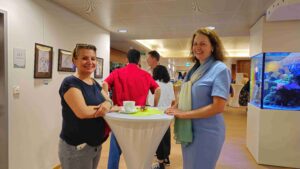Monika Kovacs und Katharina Tentschert bei der Ausstellungseröffnung im ipcenter