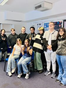 Gruppenfoto der neuen Lehrlinge für Medienfachmann/-frau