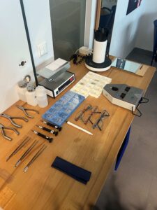 Brillen und Utensilien für die Augenoptik ÜBA