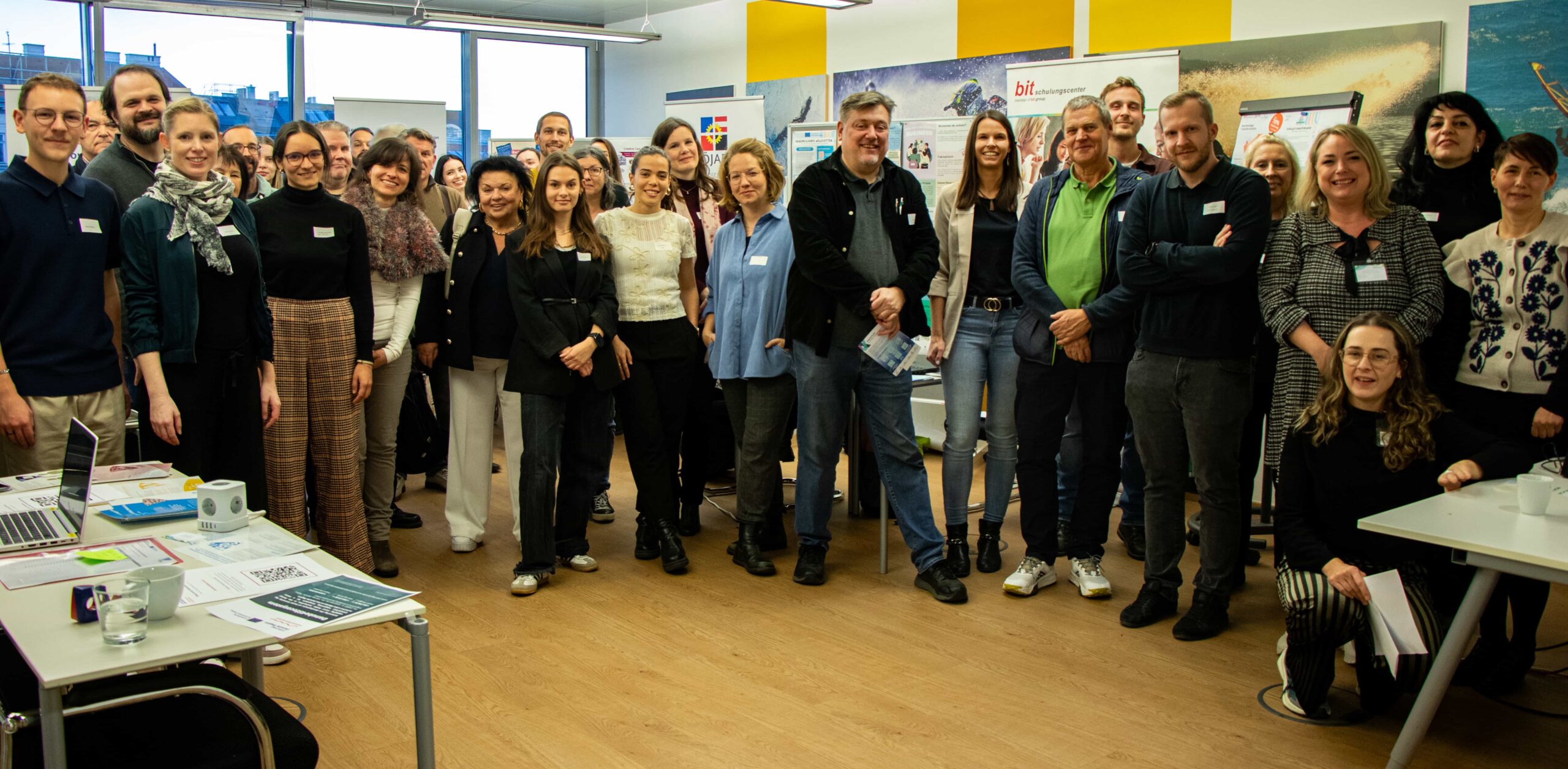 Gruppenfoto der Teilnehmer:innen des Networking Events