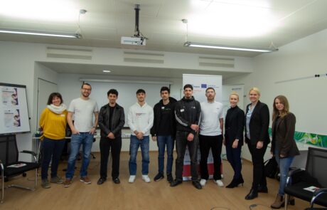 Gruppenfoto der Teilnehmer:innen der Career Messe im U4 Center