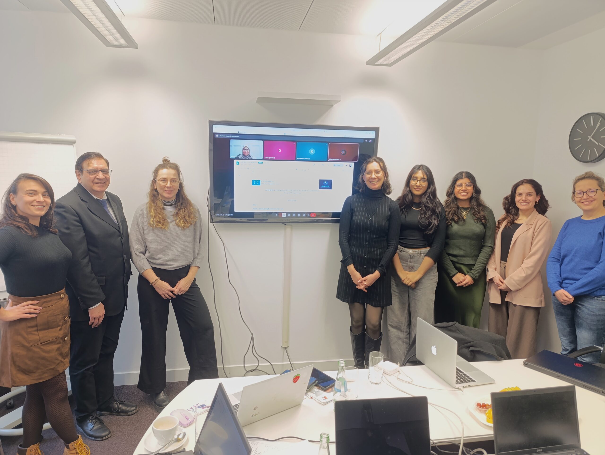 Gruppenfoto vom Kick Off Meeting von AI4HER in Köln