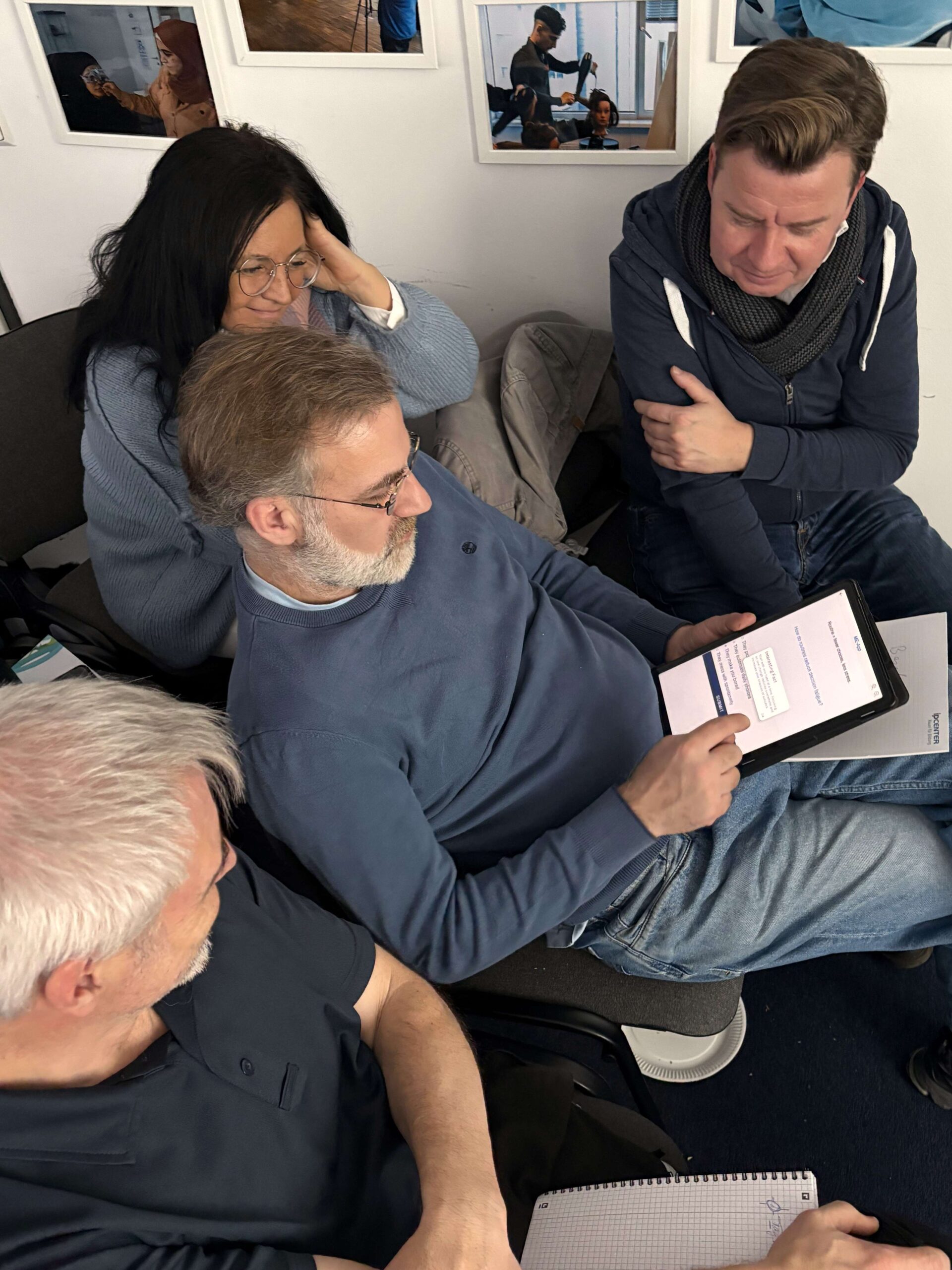 Fotos von Teilnehmer:innen der ME App Launch-Konferenz