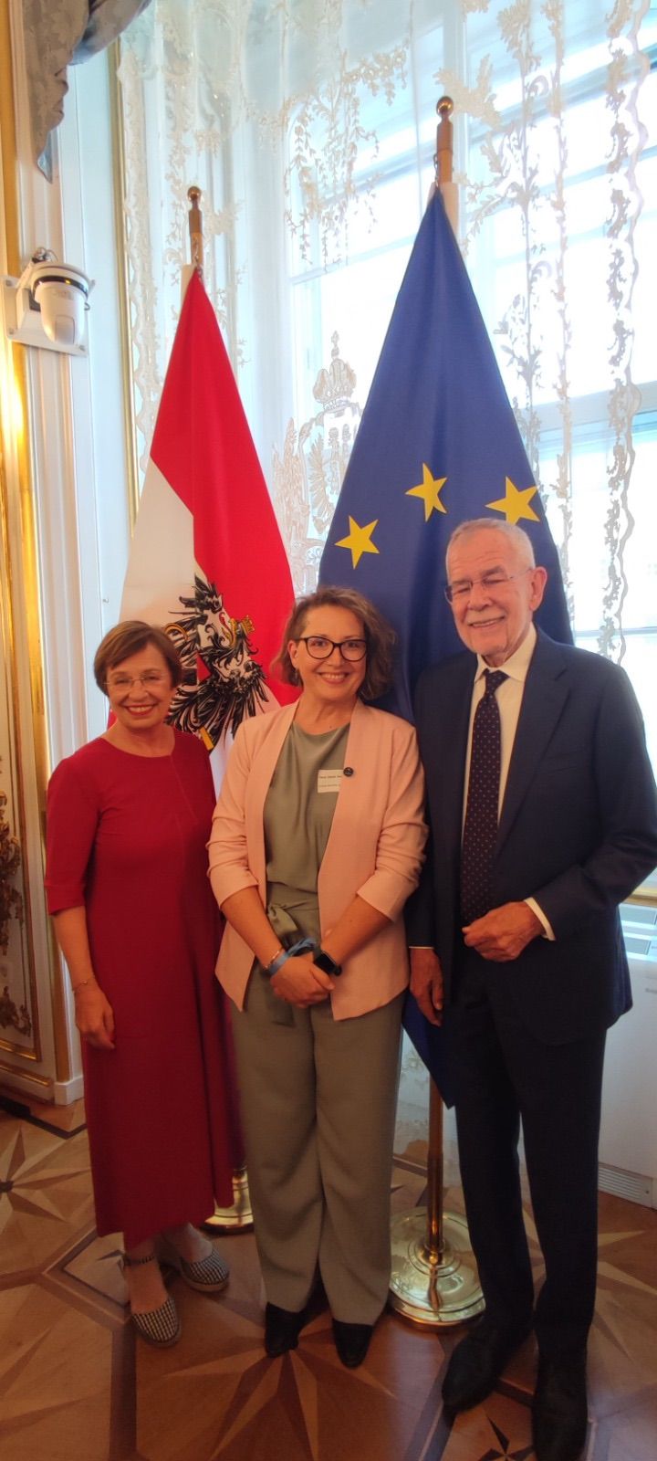 Ivana Ostojic mit Bundespräsidenten Alexander Van der Bellen